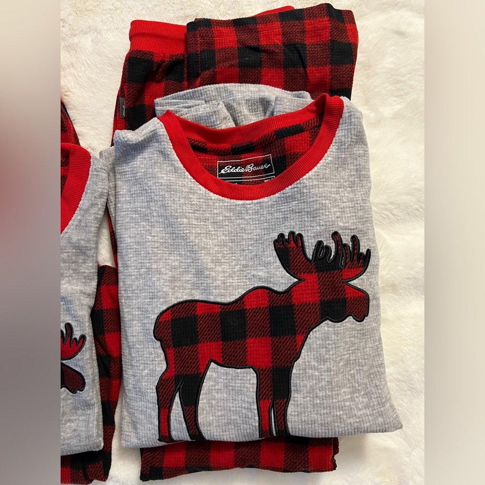 Eddie Bauer Matching Holiday Pajama Set –Christmas Holiday Card Pajamas, MEN